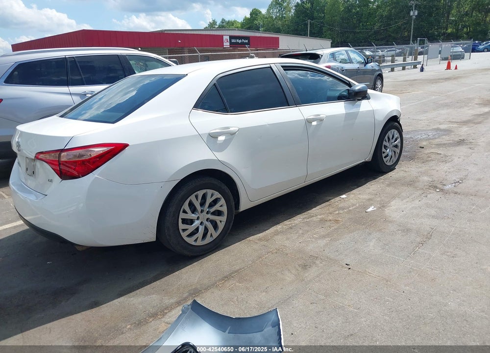 2018 TOYOTA COROLLA LE VIN: 5YFBURHE2JP830200
