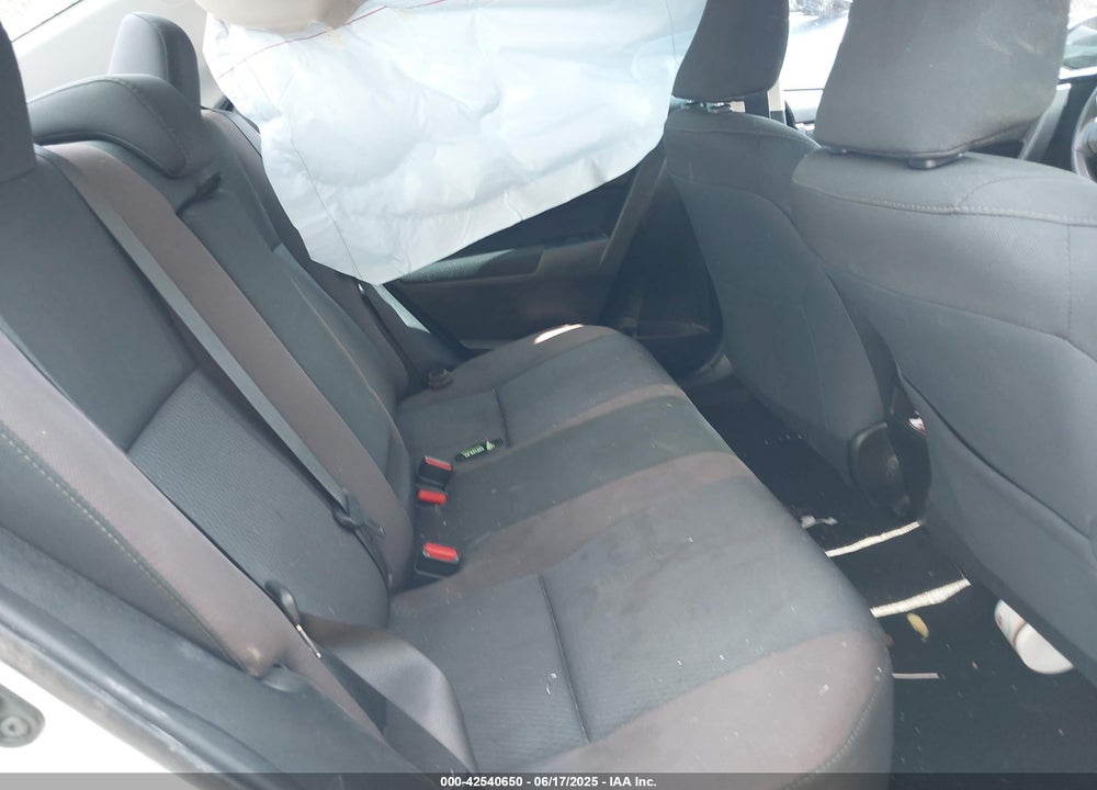 2018 TOYOTA COROLLA LE VIN: 5YFBURHE2JP830200