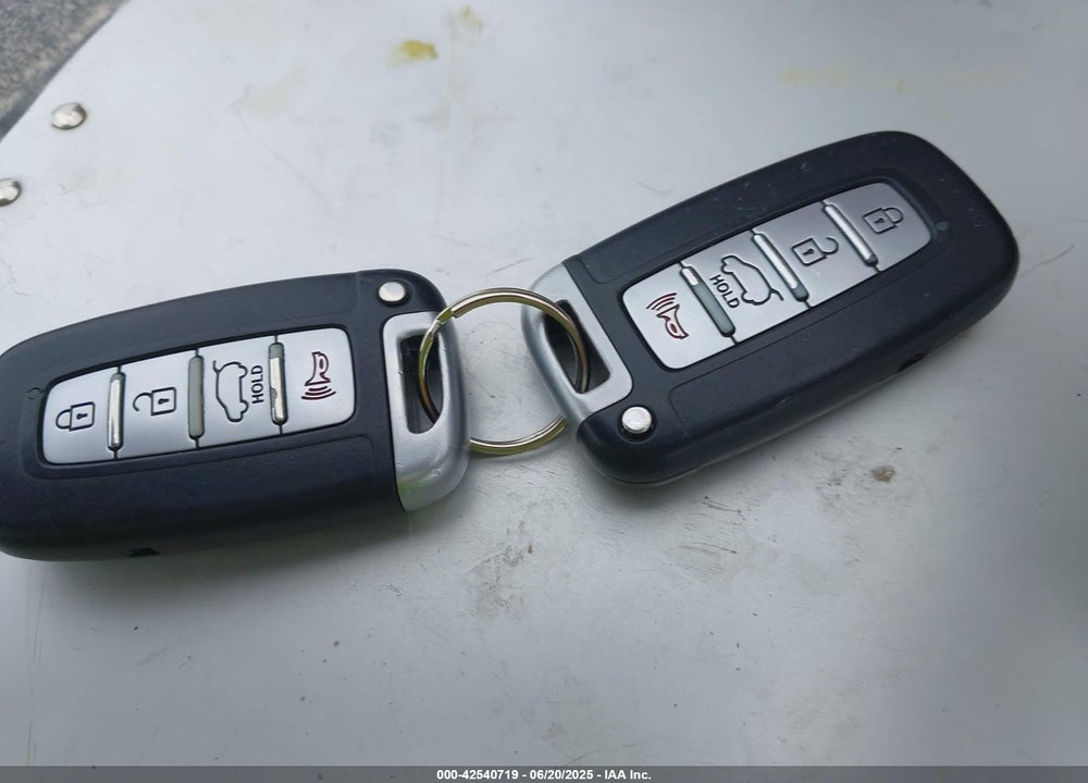 2011 KIA SORENTO EX V6 VIN: 5XYKUDA24BG006904