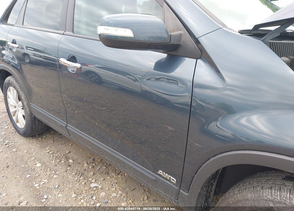 2011 KIA SORENTO EX V6 VIN: 5XYKUDA24BG006904