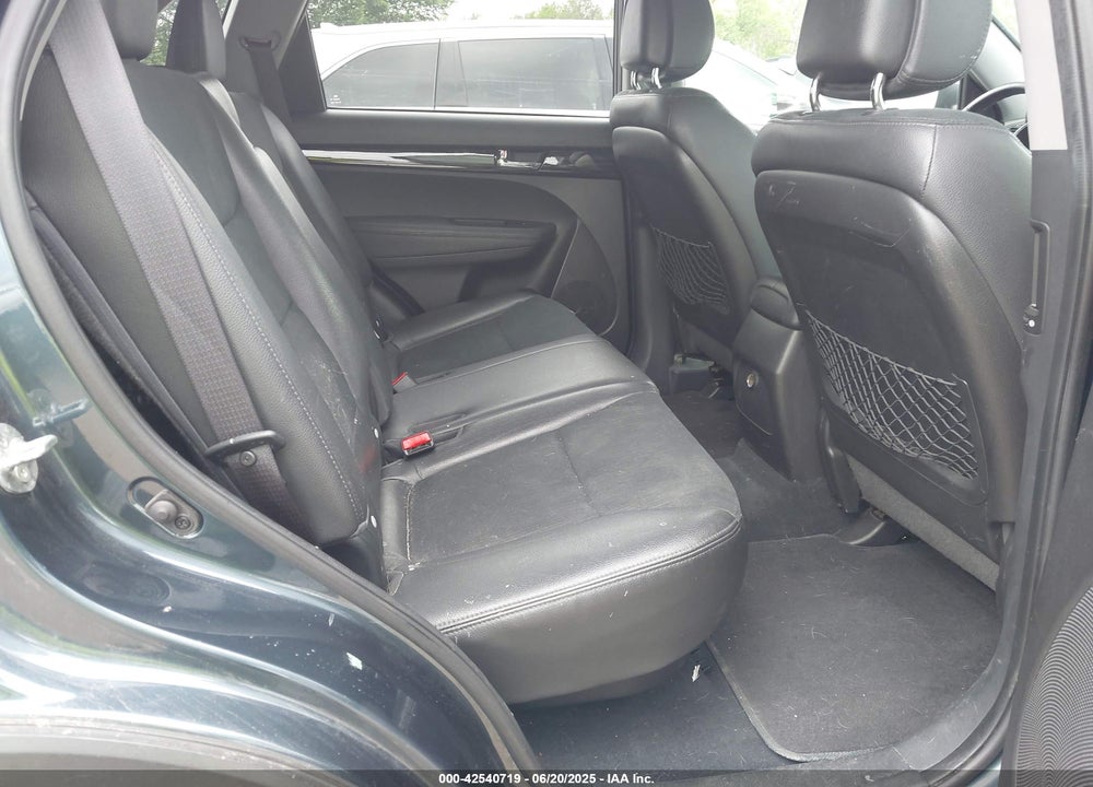 2011 KIA SORENTO EX V6 VIN: 5XYKUDA24BG006904