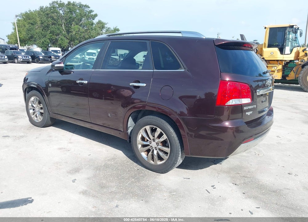 2011 KIA SORENTO VIN: 5XYKW4A29BG128099
