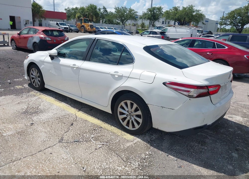 2018 TOYOTA CAMRY LE VIN: 4T1B11HK5JU074876