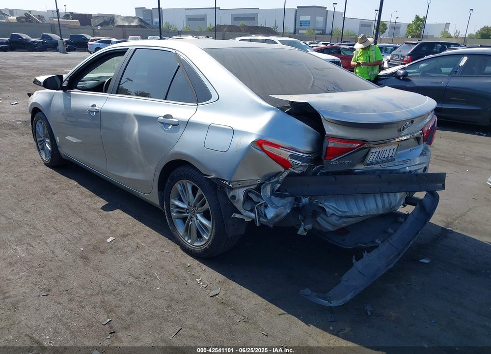 2015 TOYOTA CAMRY SE VIN: 4T1BF1FK8FU955759