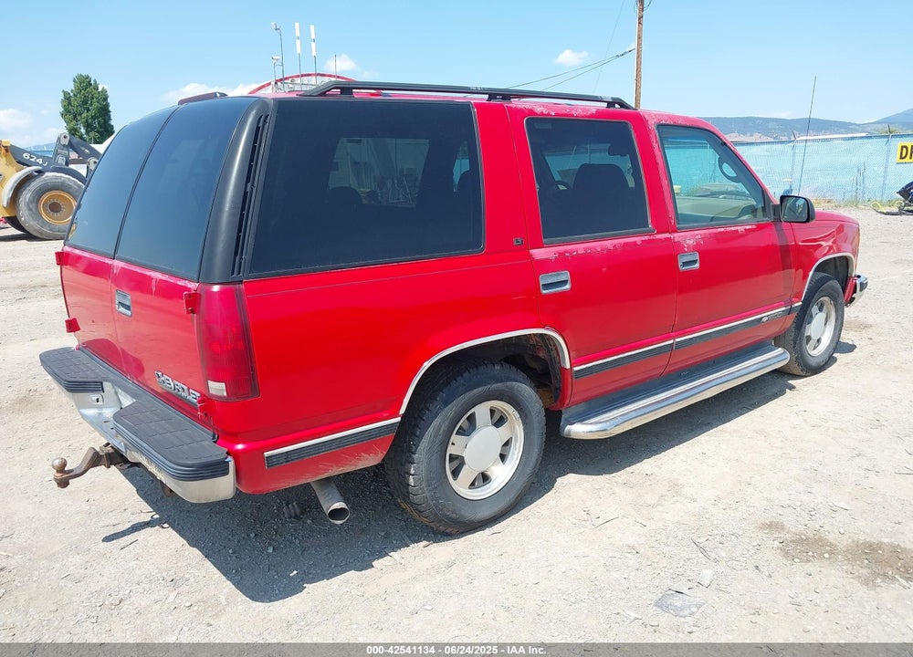 1996 CHEVROLET TAHOE C1500 VIN: 1GNEC13R0TJ307901