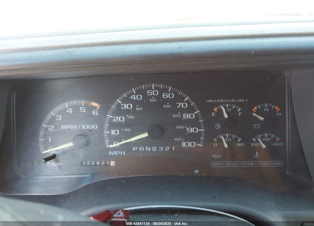 1996 CHEVROLET TAHOE C1500 VIN: 1GNEC13R0TJ307901