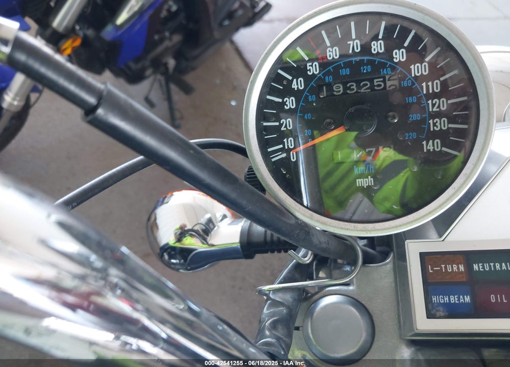 2000 KAWASAKI VN750 VIN: JKAVNDA12YB541745