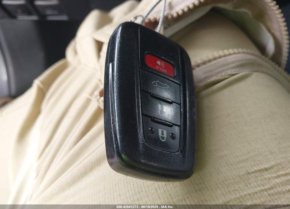2019 TOYOTA RAV4 VIN: 2T3A1RFVXKW053134