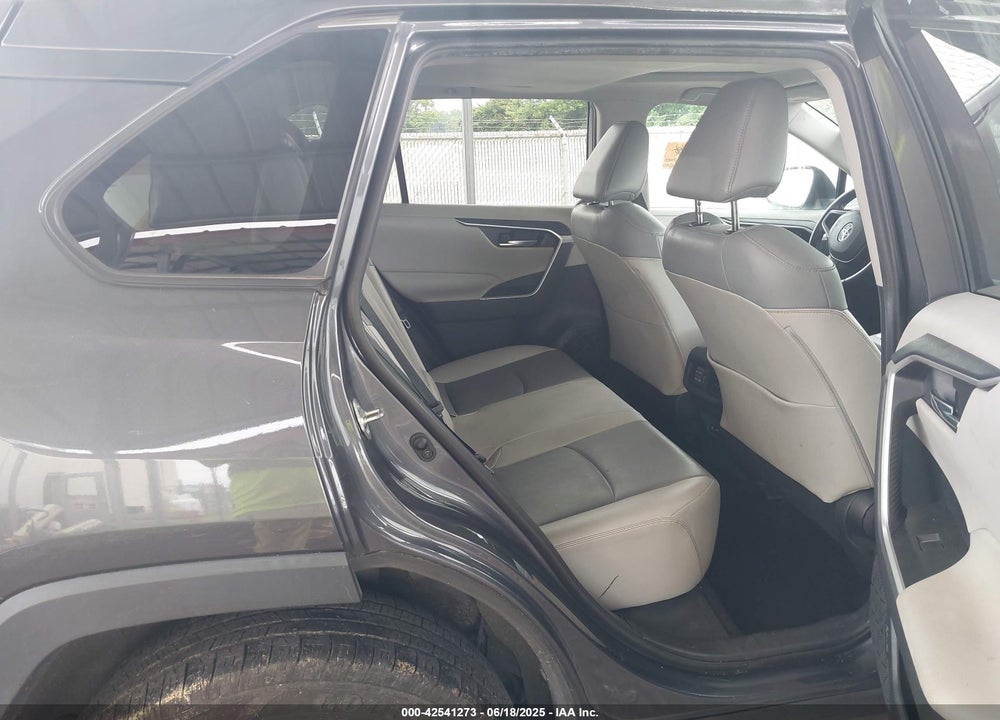2019 TOYOTA RAV4 VIN: 2T3A1RFVXKW053134