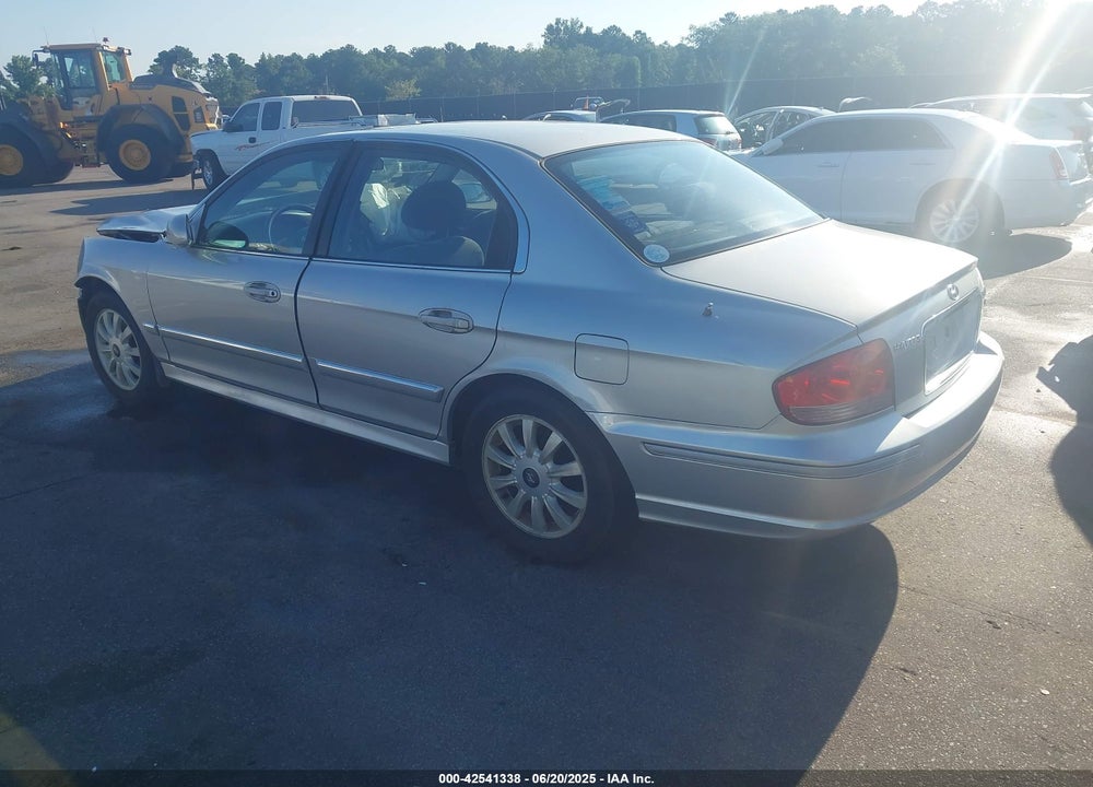 2005 HYUNDAI SONATA GLS/LX VIN: KMHWF35H85A107660