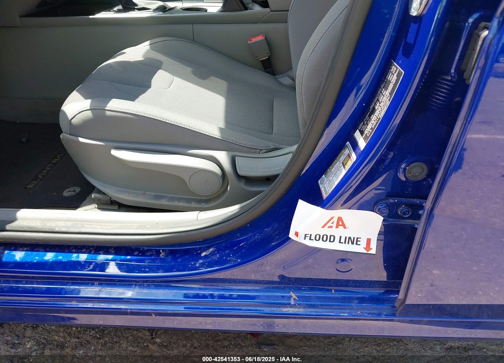 2023 HYUNDAI ELANTRA VIN: 5NPLL4AG2PH112867