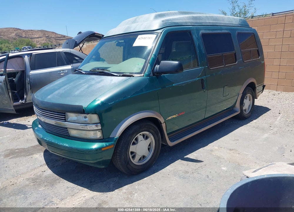 1998 CHEVROLET ASTRO UPFITTER PKG. VIN: 1GBEL19WXWB145686