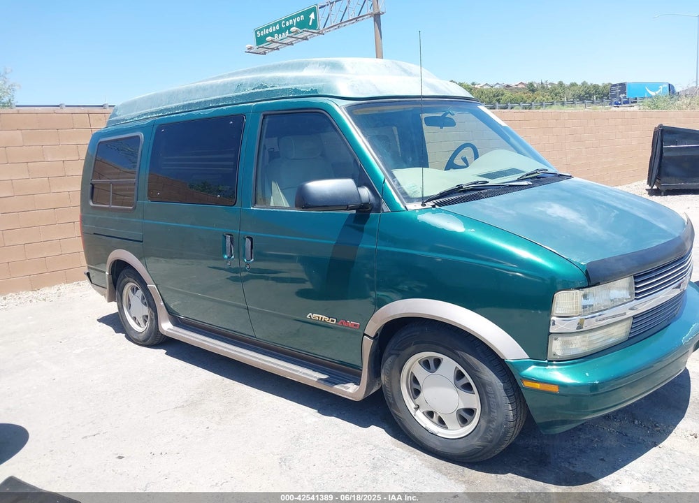 1998 CHEVROLET ASTRO UPFITTER PKG. VIN: 1GBEL19WXWB145686