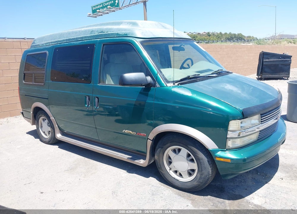 1998 CHEVROLET ASTRO UPFITTER PKG. VIN: 1GBEL19WXWB145686
