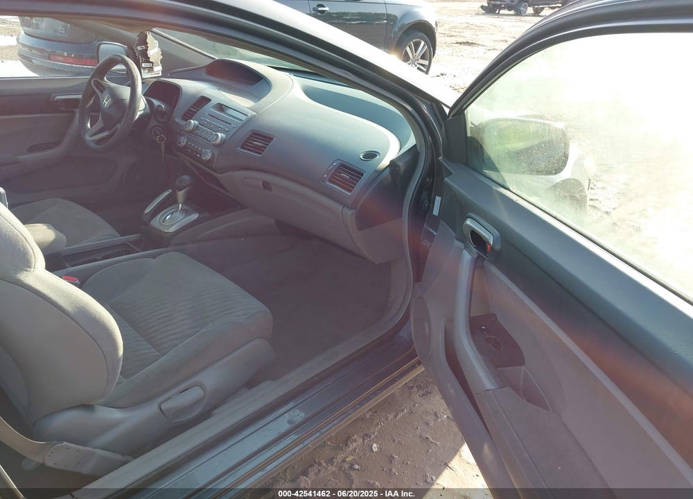 2011 HONDA CIVIC VIN: 2HGFG1B6XBH503323