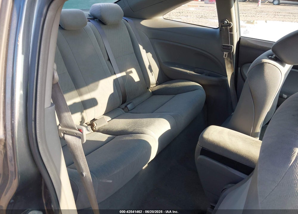 2011 HONDA CIVIC VIN: 2HGFG1B6XBH503323