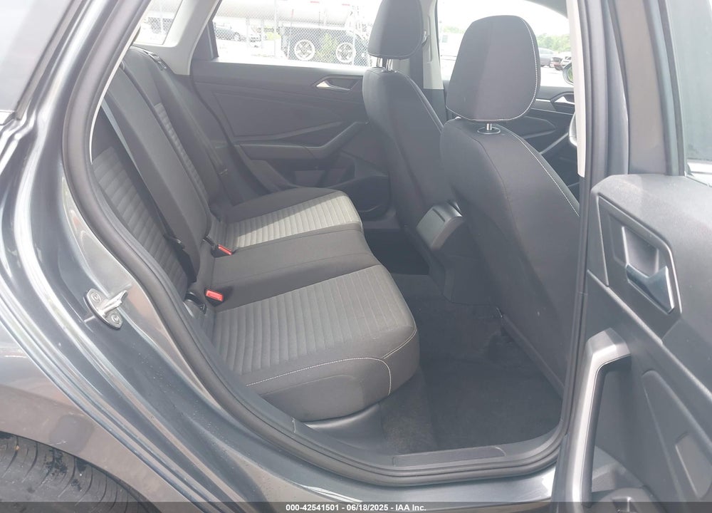 2024 VOLKSWAGEN JETTA VIN: 3VW5M7BU0RM081060