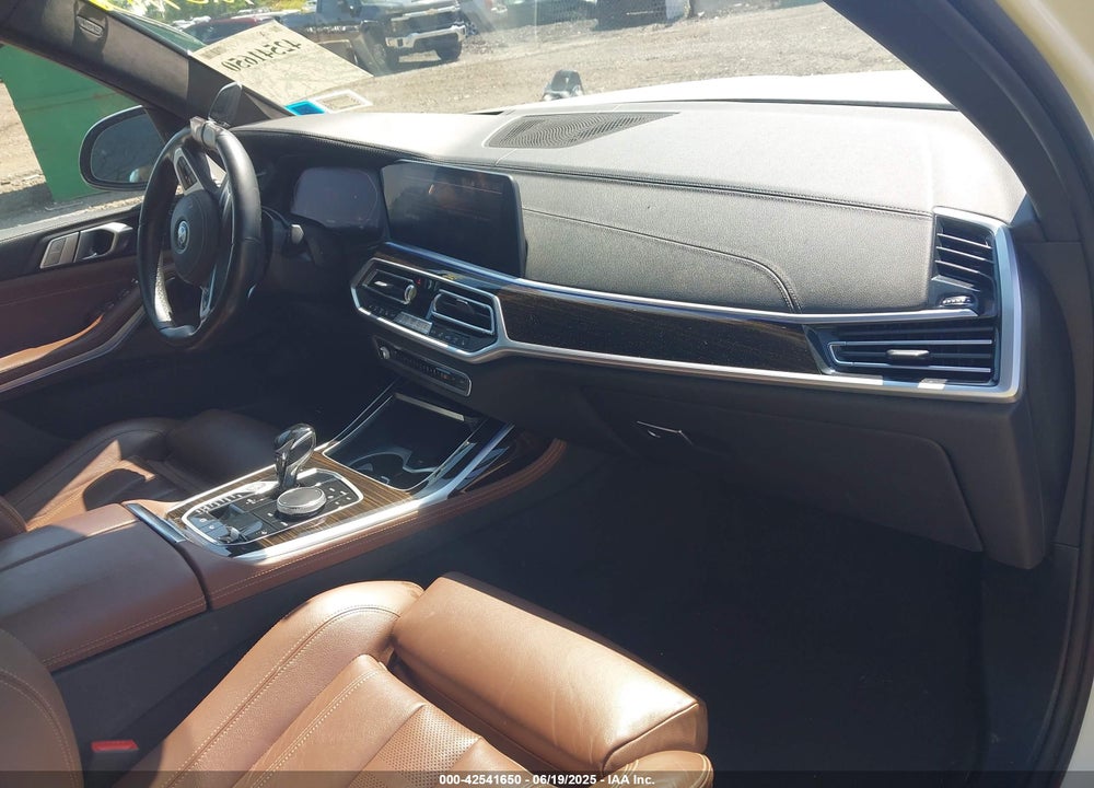 2021 BMW X7 VIN: 5UXCW2C03M9D86936