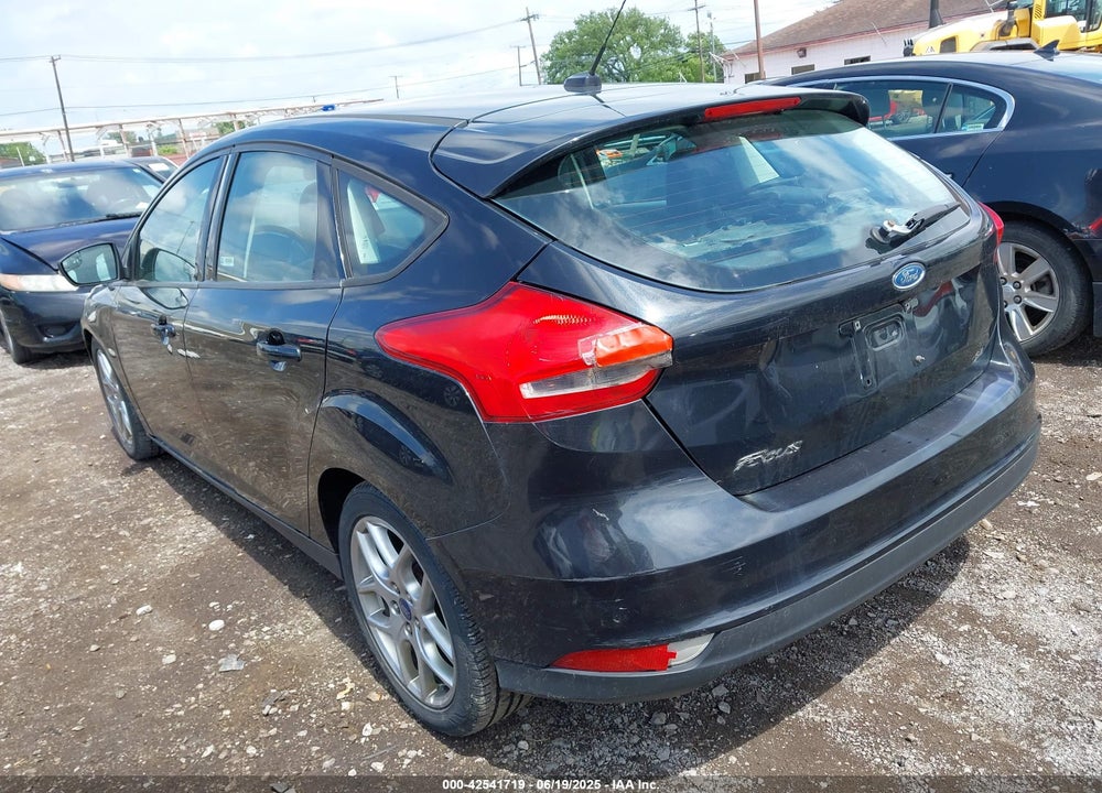 2015 FORD FOCUS SE VIN: 1FADP3K25FL245189