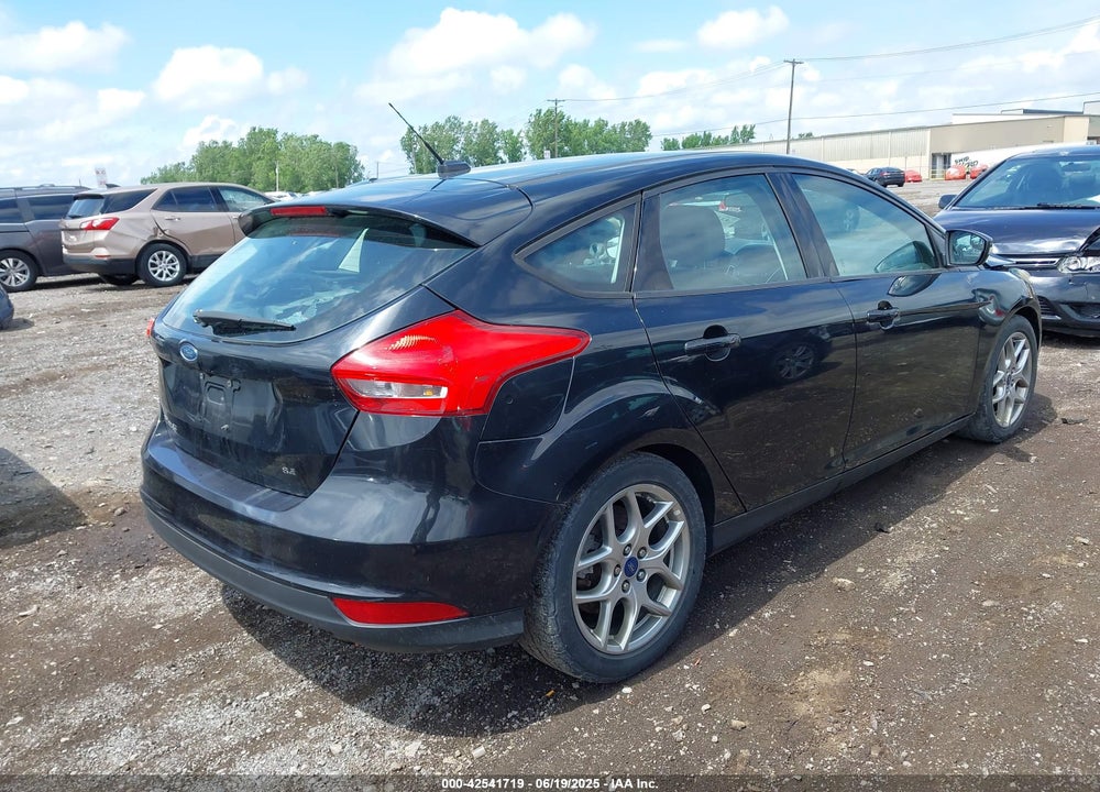 2015 FORD FOCUS SE VIN: 1FADP3K25FL245189