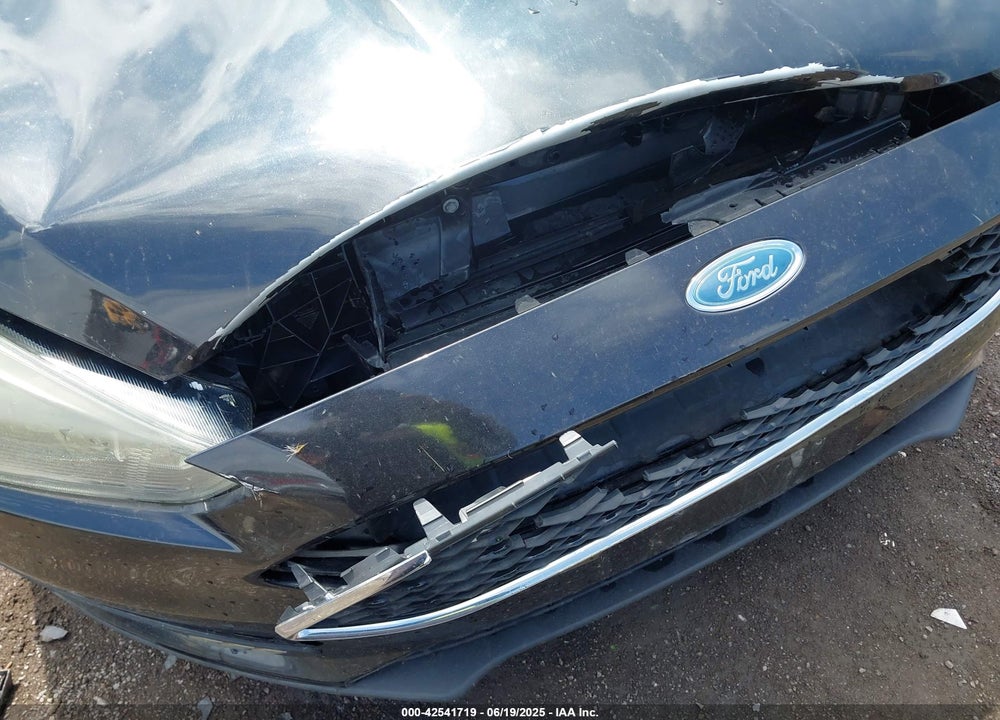 2015 FORD FOCUS SE VIN: 1FADP3K25FL245189