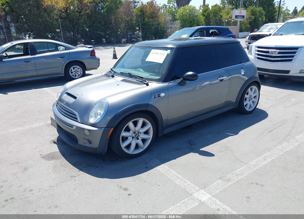 2004 MINI COOPER S VIN: WMWRE33444TD89531