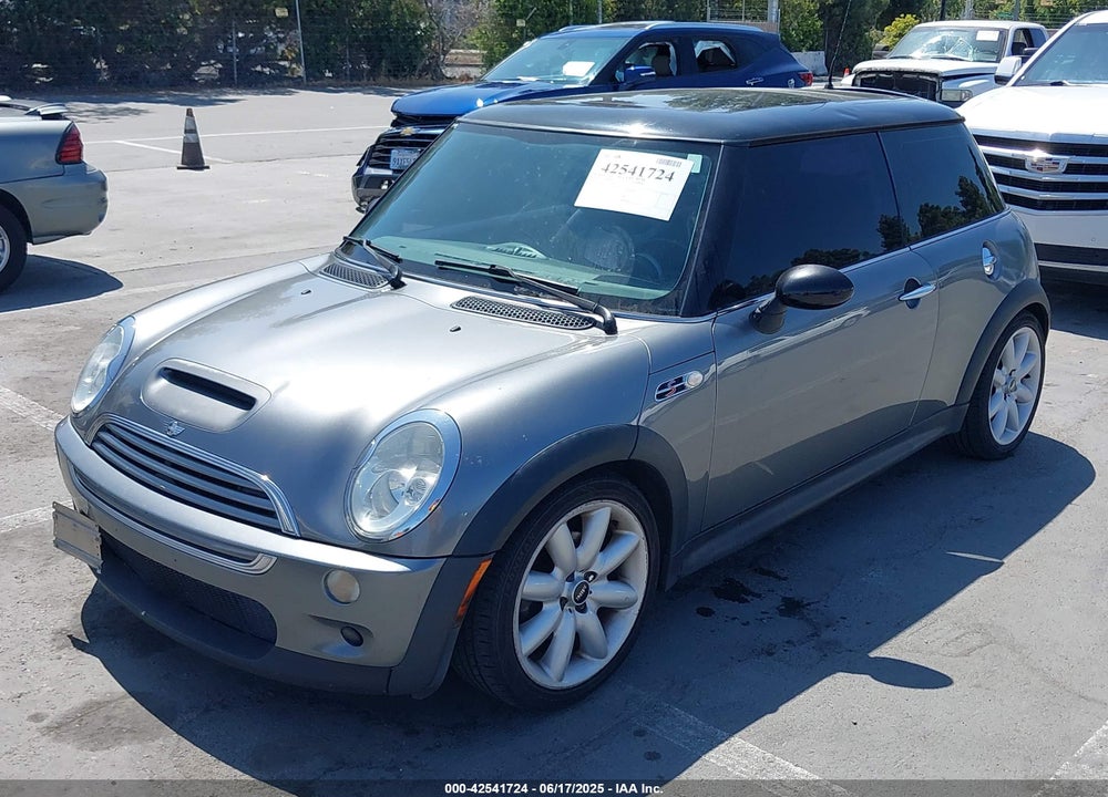 2004 MINI COOPER S VIN: WMWRE33444TD89531