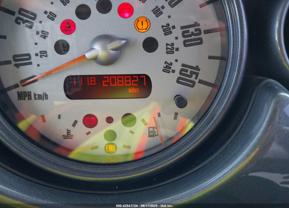 2004 MINI COOPER S VIN: WMWRE33444TD89531