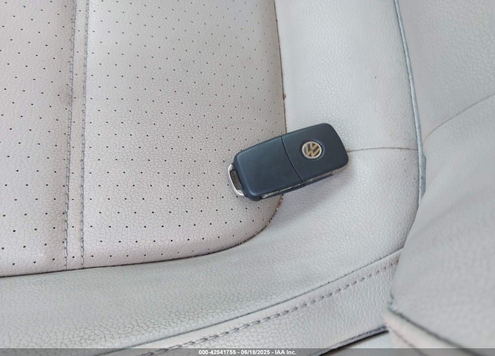 2014 VOLKSWAGEN JETTA 1.8T SE VIN: 3VWD07AJ6EM413088