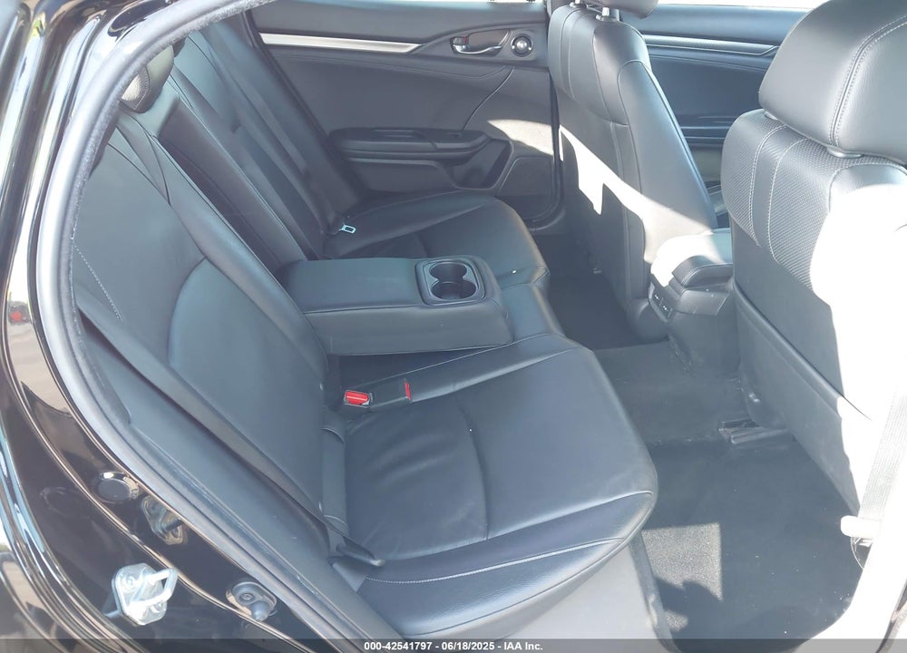 2017 HONDA CIVIC VIN: SHHFK7H96HU217368