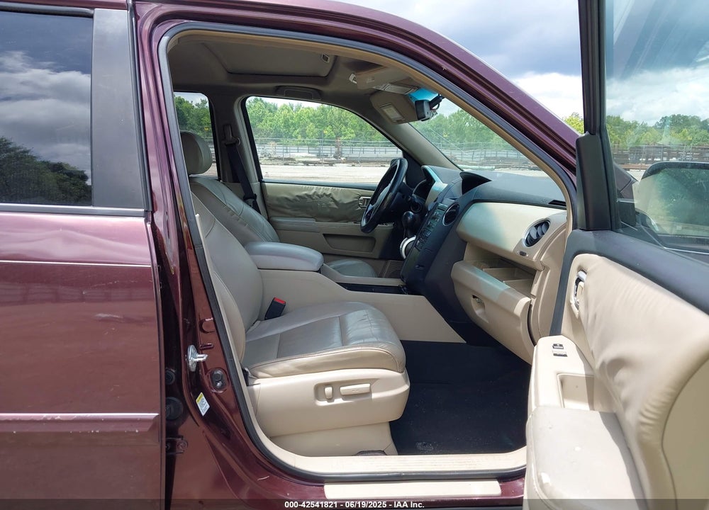 2009 HONDA PILOT VIN: 5FNYF38559B017636