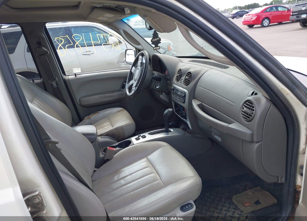2006 JEEP LIBERTY VIN: 1J8GL58K96W101562