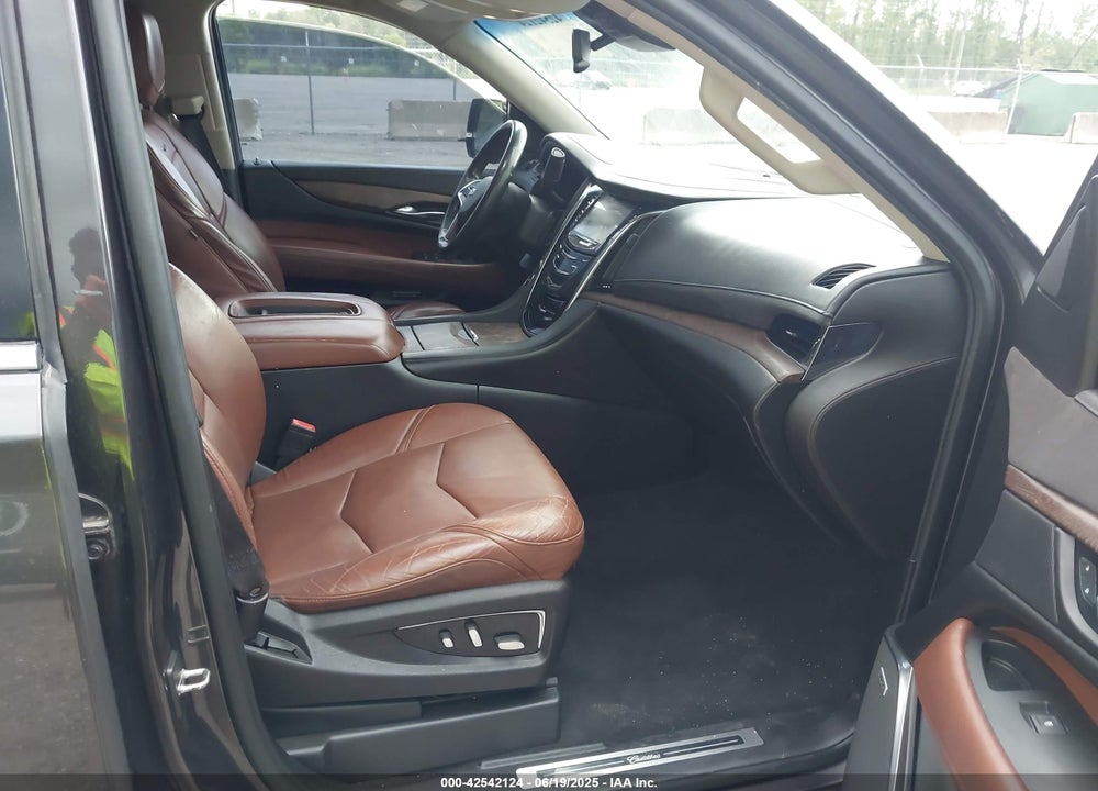2016 CADILLAC ESCALADE VIN: 1GYS4CKJ7GR260450