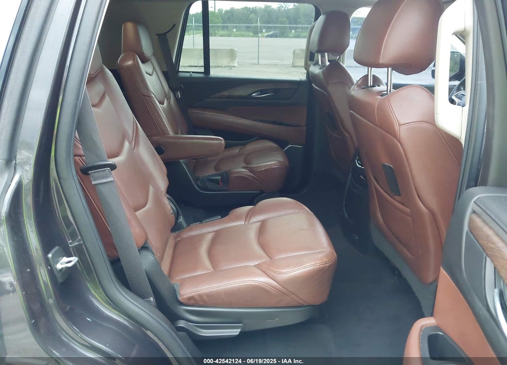 2016 CADILLAC ESCALADE VIN: 1GYS4CKJ7GR260450
