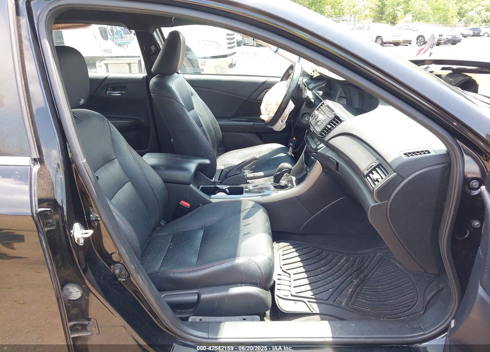 2017 HONDA ACCORD VIN: 1HGCR2F14HA270967