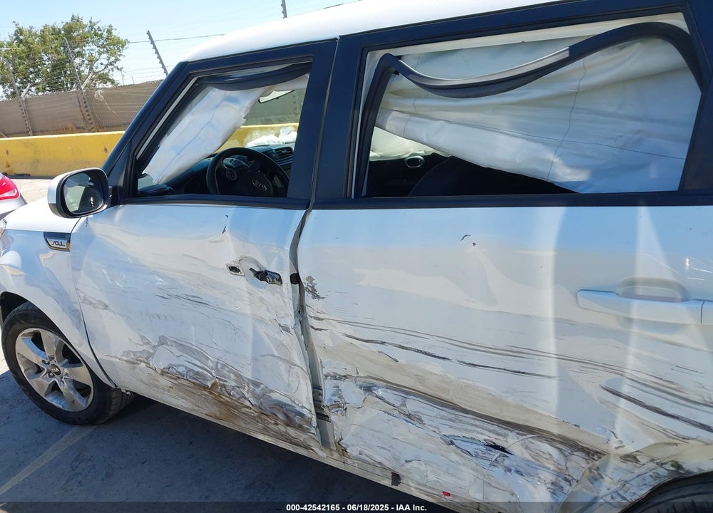 2017 KIA SOUL VIN: KNDJN2A29H7488577