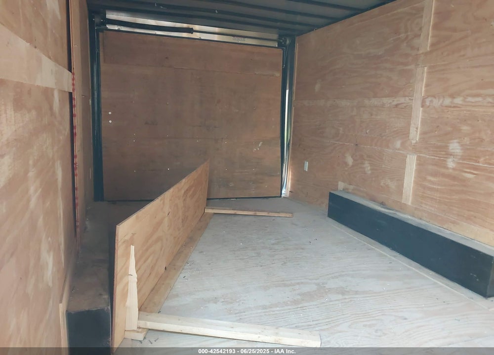 2025 DIAMOND 8.5 X 20 ENCLOSED TRAILER VIN: 53NBE2021S1111598