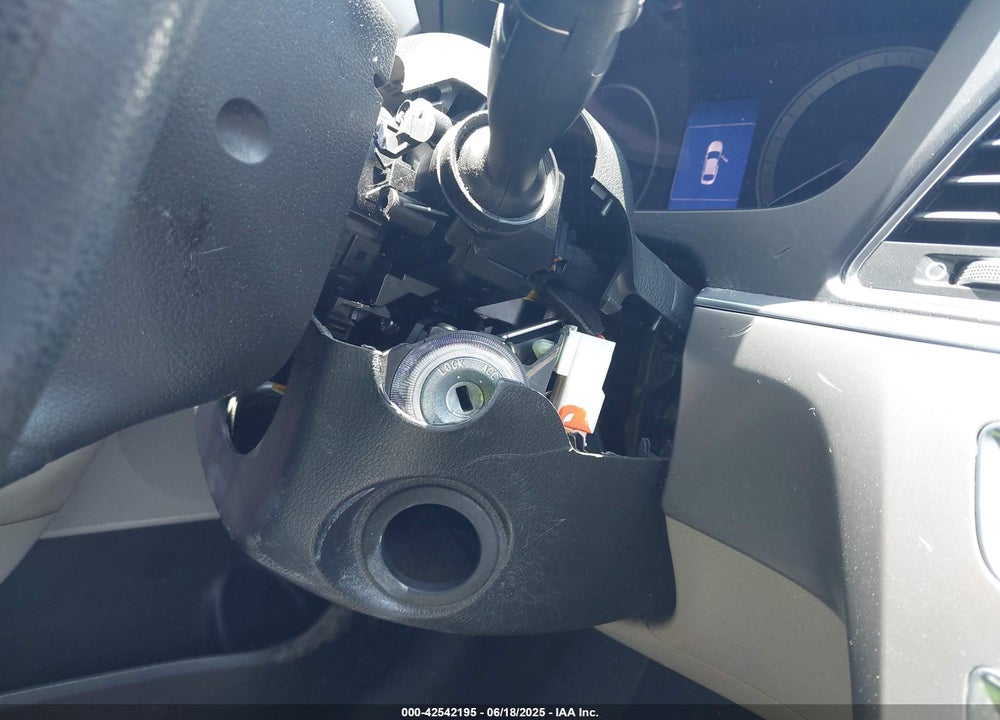 2015 HYUNDAI SONATA VIN: 5NPE24AF3FH119084