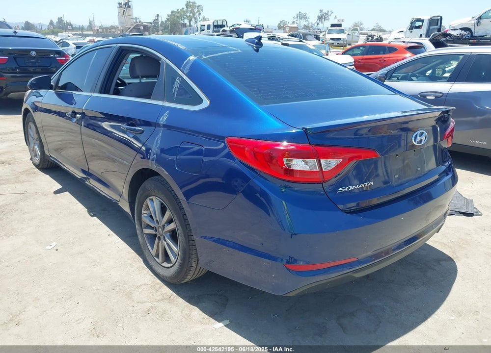 2015 HYUNDAI SONATA VIN: 5NPE24AF3FH119084