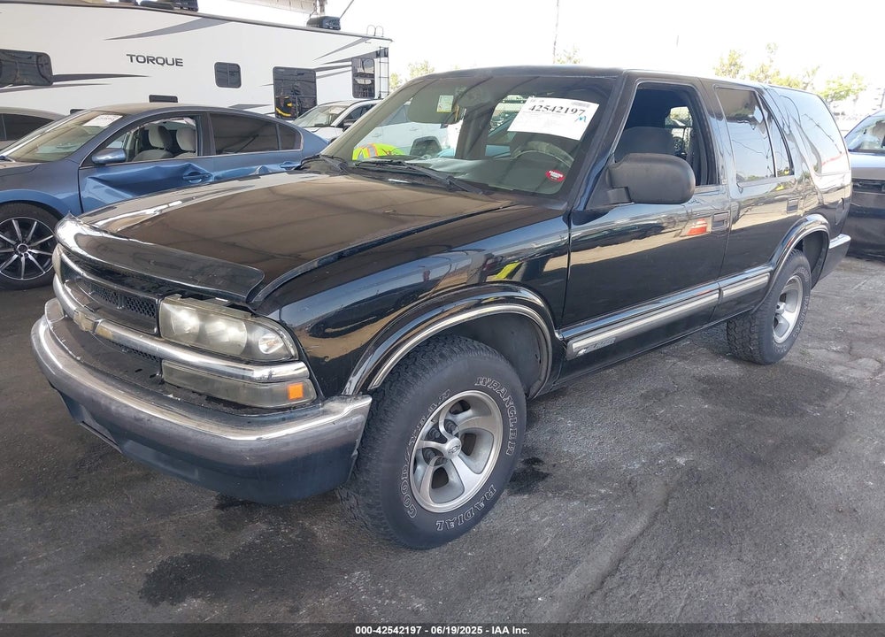 2001 CHEVROLET BLAZER LT VIN: 1GNCS13W212166028