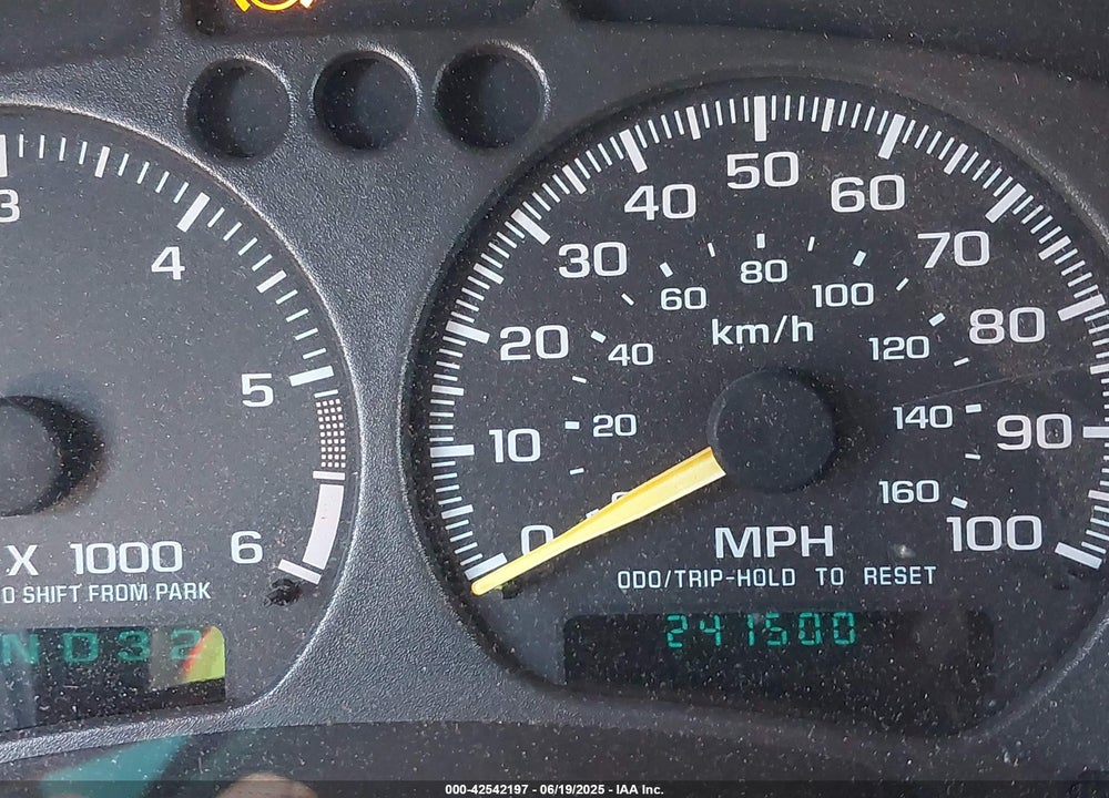 2001 CHEVROLET BLAZER LT VIN: 1GNCS13W212166028