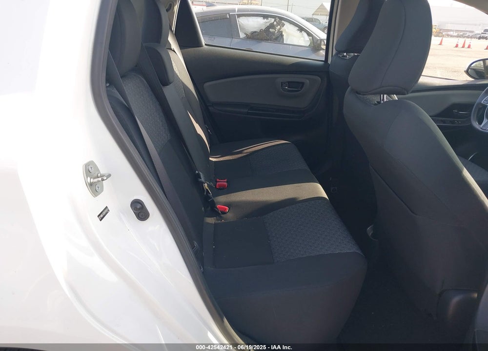 2015 TOYOTA YARIS LE VIN: VNKKTUD36FA054974