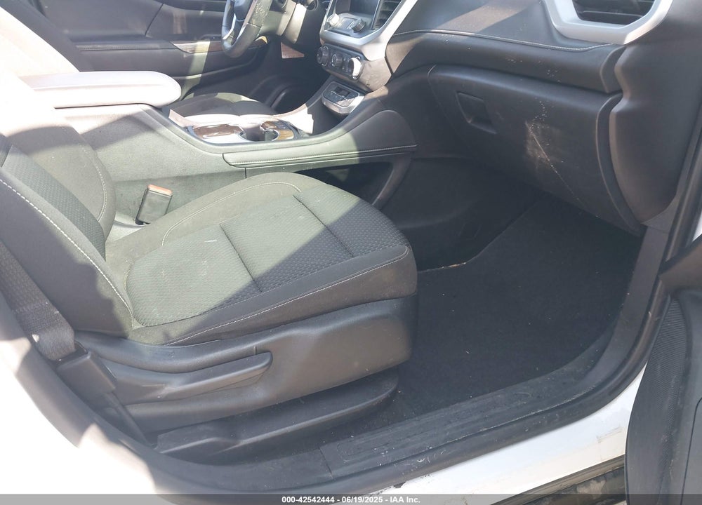 2021 GMC ACADIA VIN: 1GKKNKLA4MZ175268