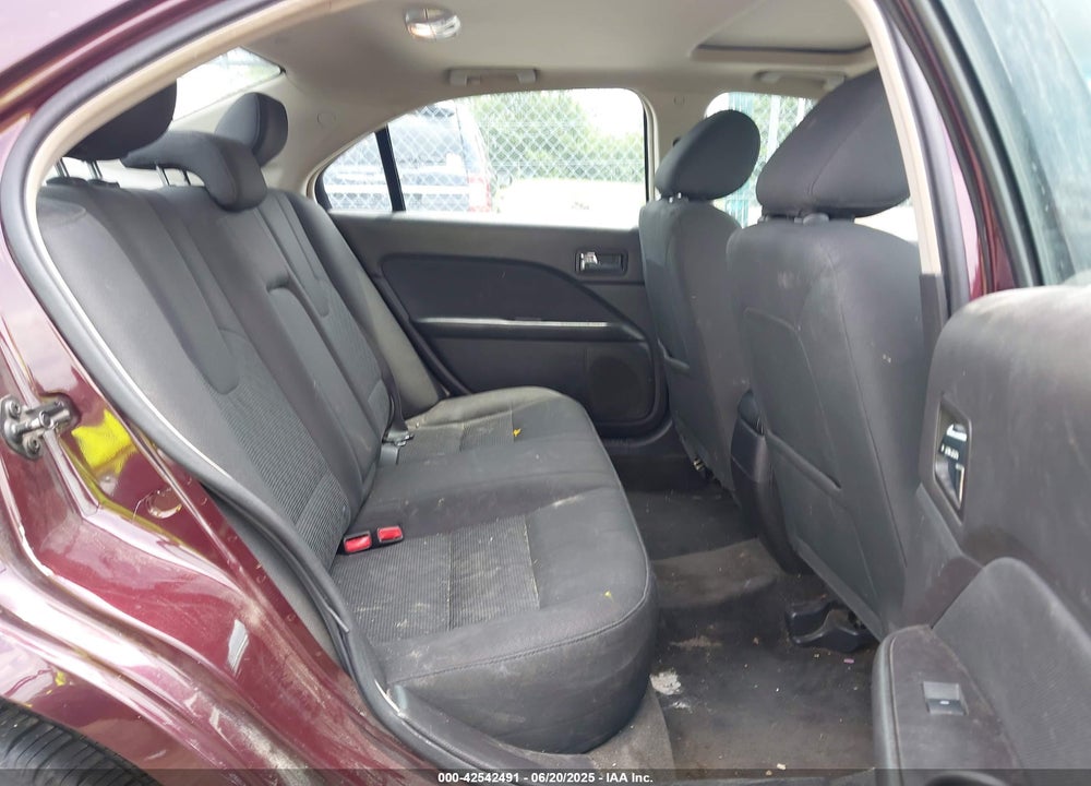 2011 FORD FUSION VIN: 3FAHP0HA5BR177468