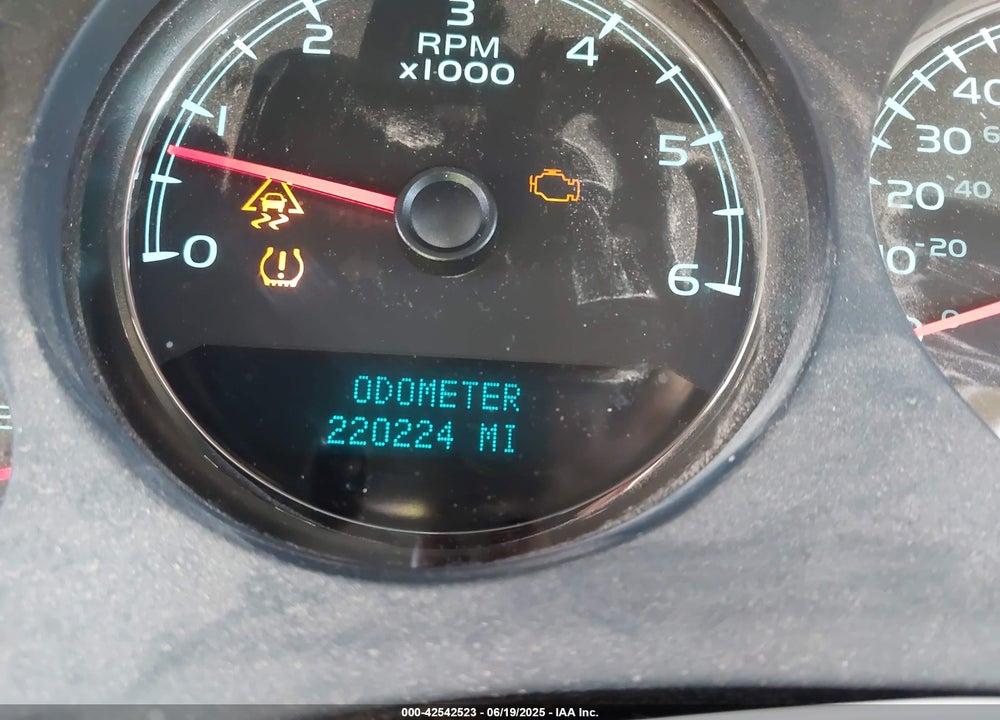 2008 CHEVROLET TAHOE LS VIN: 1GNFC13038R145292