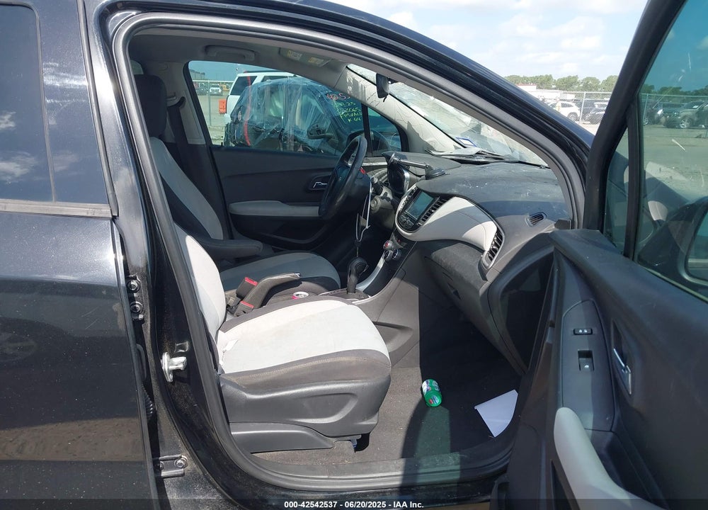 2017 CHEVROLET TRAX LS VIN: 3GNCJKSB0HL279573