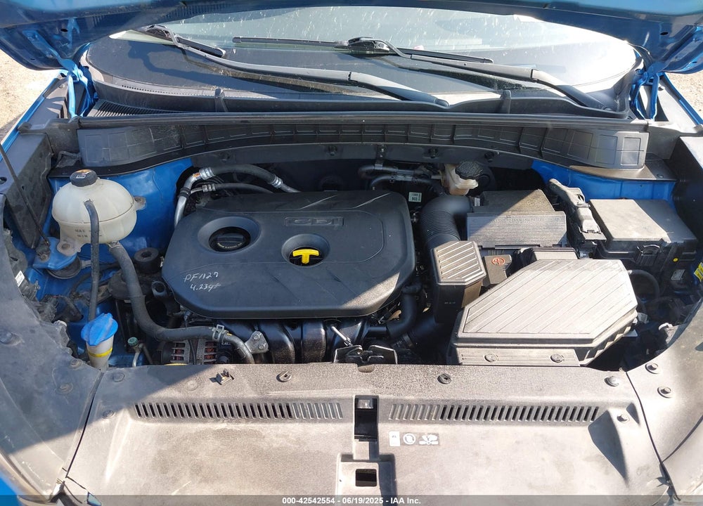 2017 HYUNDAI TUCSON SE VIN: KM8J3CA47HU443034