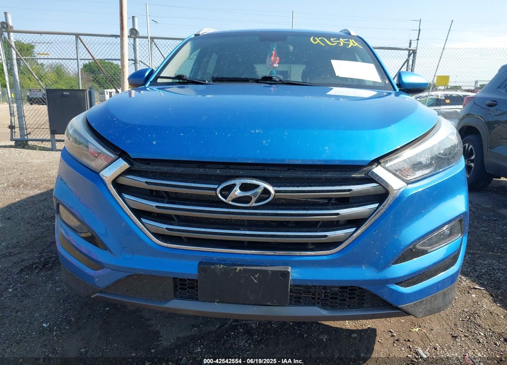 2017 HYUNDAI TUCSON SE VIN: KM8J3CA47HU443034