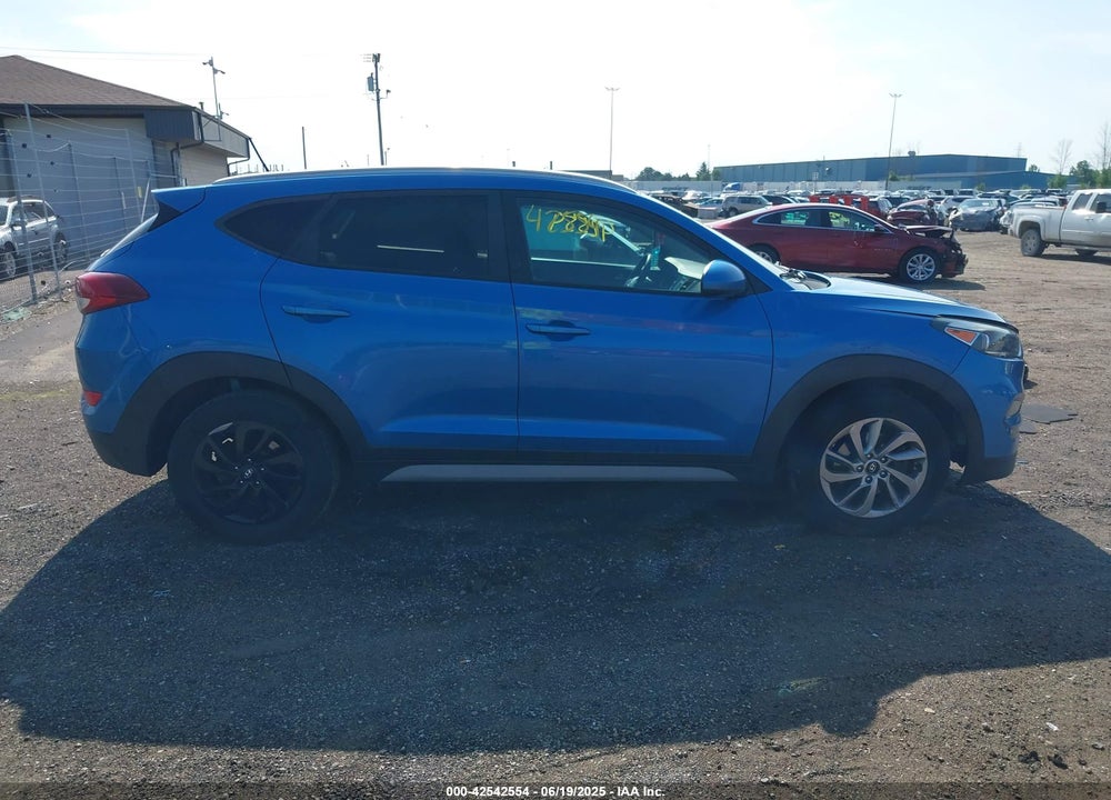 2017 HYUNDAI TUCSON SE VIN: KM8J3CA47HU443034
