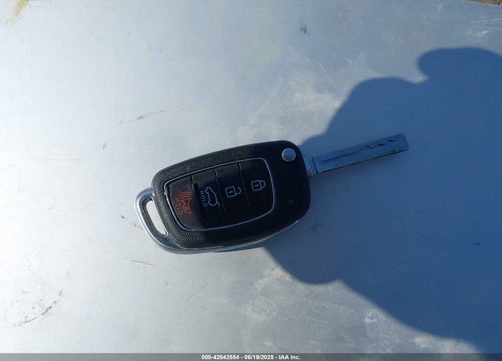 2017 HYUNDAI TUCSON SE VIN: KM8J3CA47HU443034